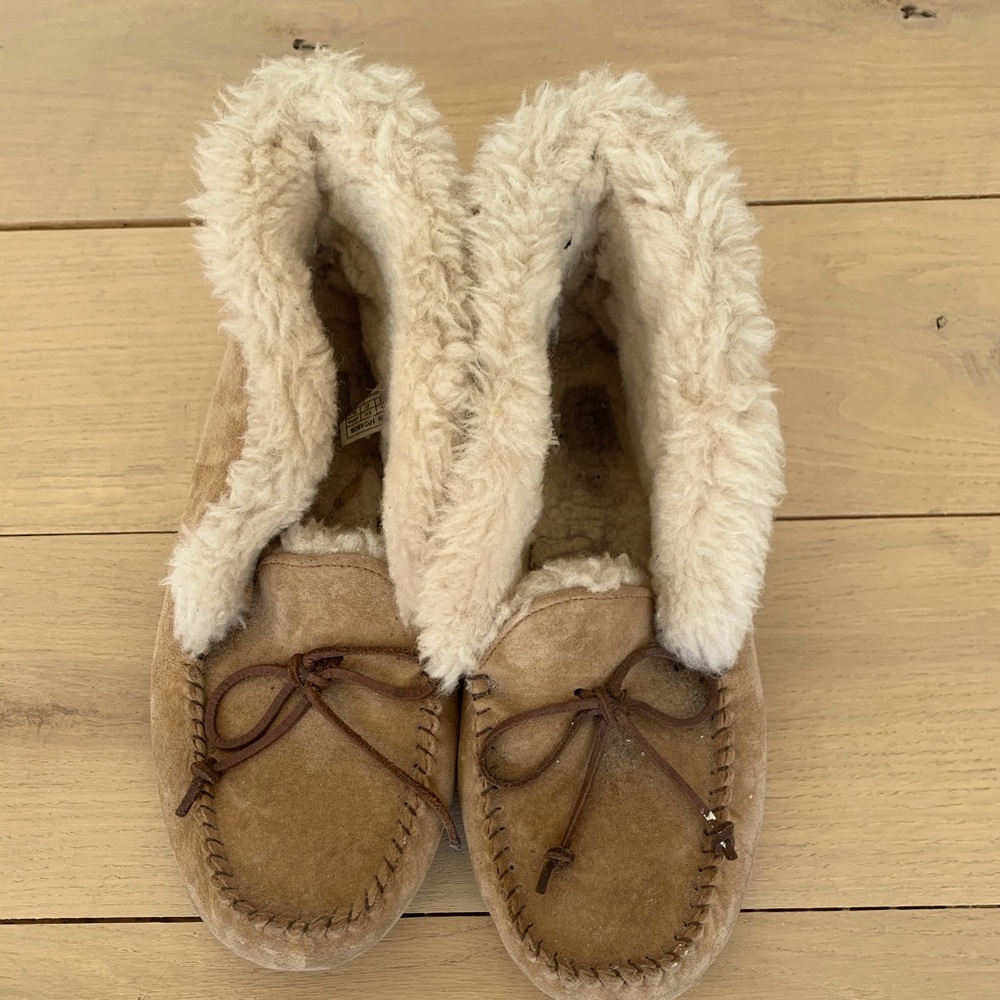UGG SLIPPERS